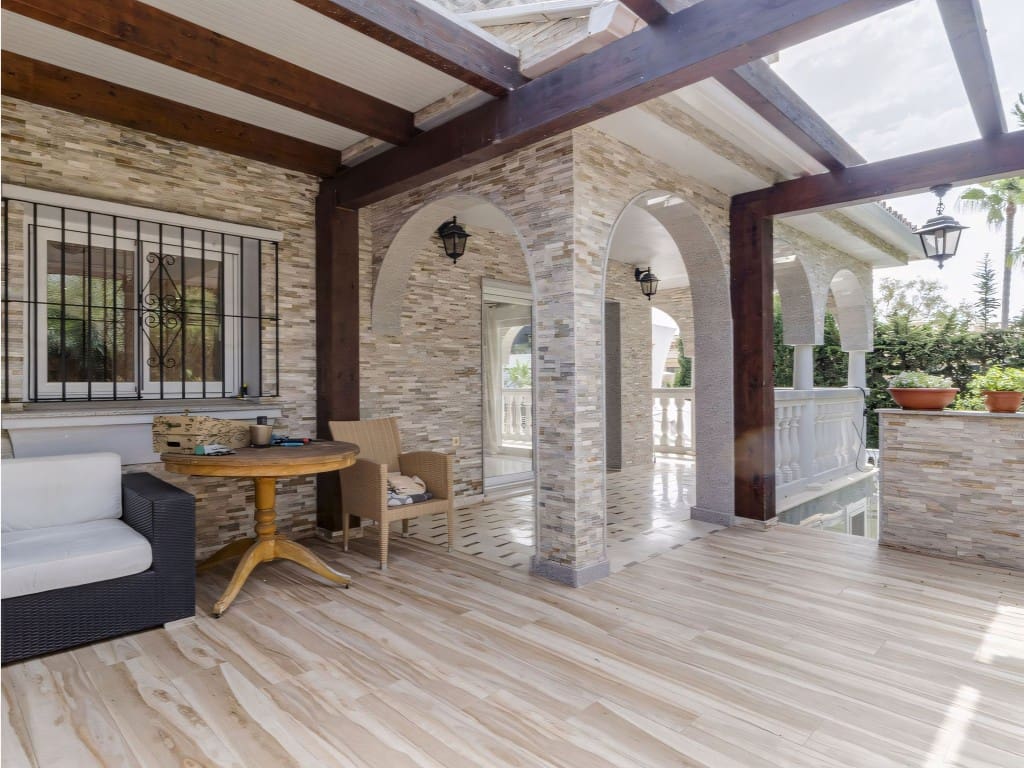 4 soveværelse Villa til salg i Carib Playa med swimmingpool garage - € 1.250.000 (Ref: 9180834)