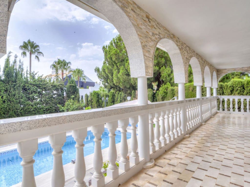 4 soveværelse Villa til salg i Carib Playa med swimmingpool garage - € 1.250.000 (Ref: 9180834)