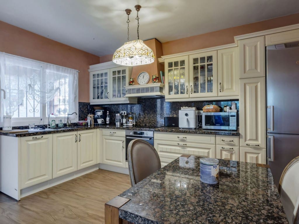 4 soveværelse Villa til salg i Carib Playa med swimmingpool garage - € 1.250.000 (Ref: 9180834)