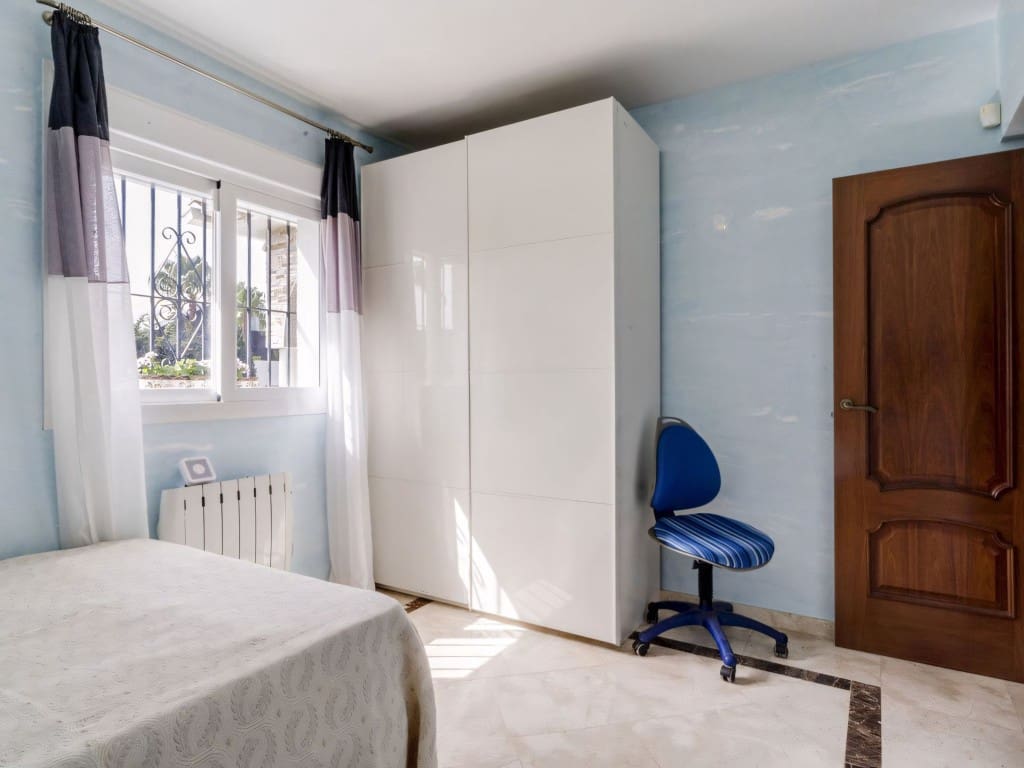 4 soveværelse Villa til salg i Carib Playa med swimmingpool garage - € 1.250.000 (Ref: 9180834)