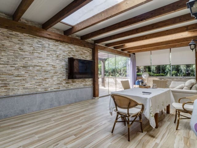 4 chambre Villa/Maison à vendre à Carib Playa, Marbella avec piscine garage - 1 250 000 € (Ref: 9180834)