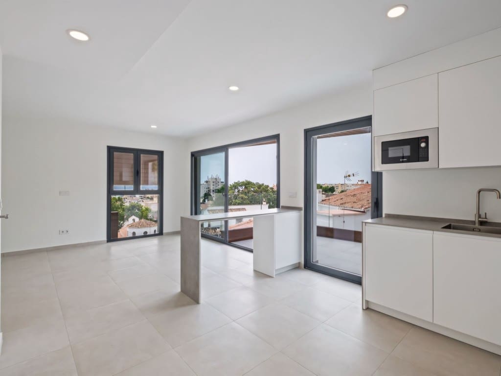 2 slaapkamer Appartement te koop in Benalmadena met zwembad - € 578.000 (Ref: 9180835)