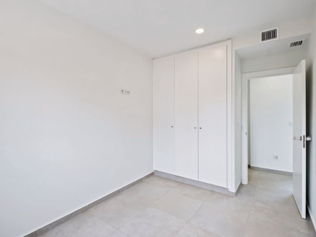 2 slaapkamer Appartement te koop in Benalmadena met zwembad - € 578.000 (Ref: 9180835)