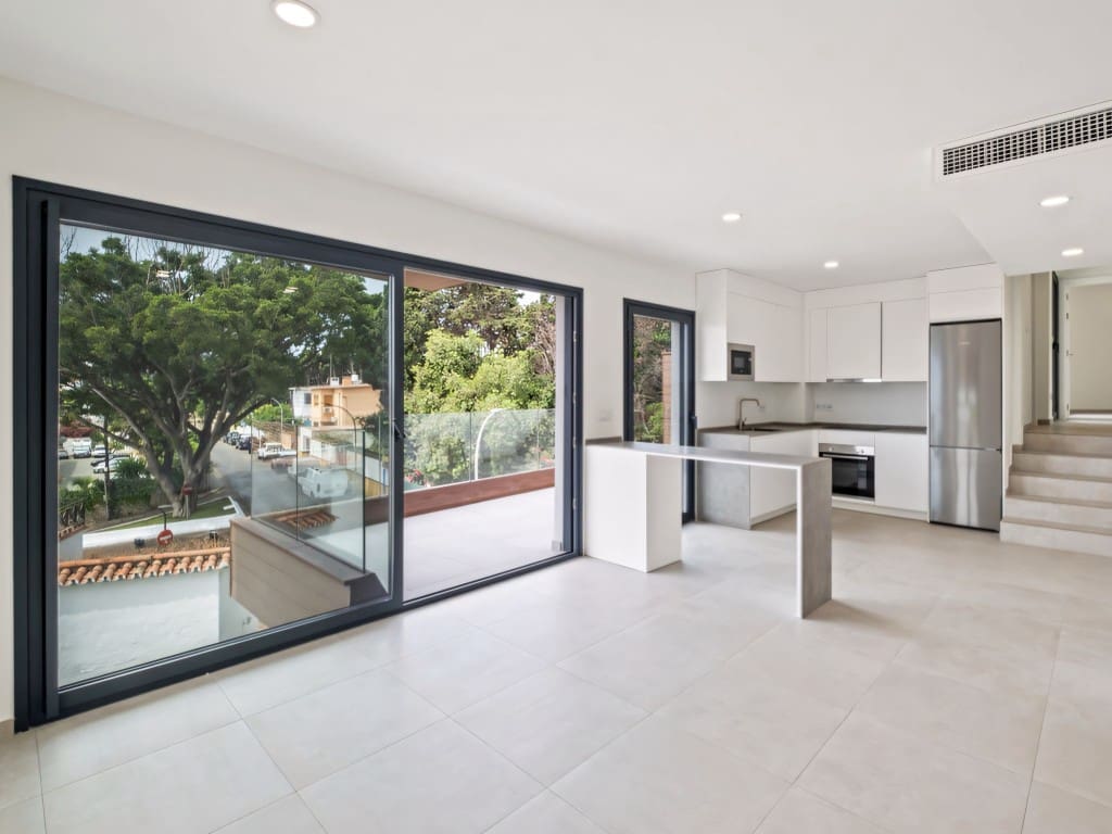 2 slaapkamer Appartement te koop in Benalmadena met zwembad - € 578.000 (Ref: 9180835)