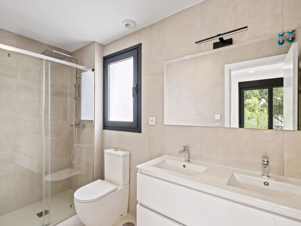 2 slaapkamer Appartement te koop in Benalmadena met zwembad - € 578.000 (Ref: 9180835)