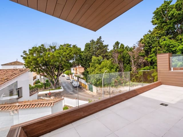 2 slaapkamer Appartement te koop in Benalmádena met zwembad - € 578.000 (Ref: 9180835)