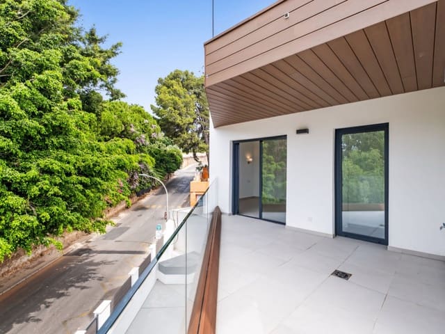 2 slaapkamer Appartement te koop in Benalmádena met zwembad - € 578.000 (Ref: 9180835)