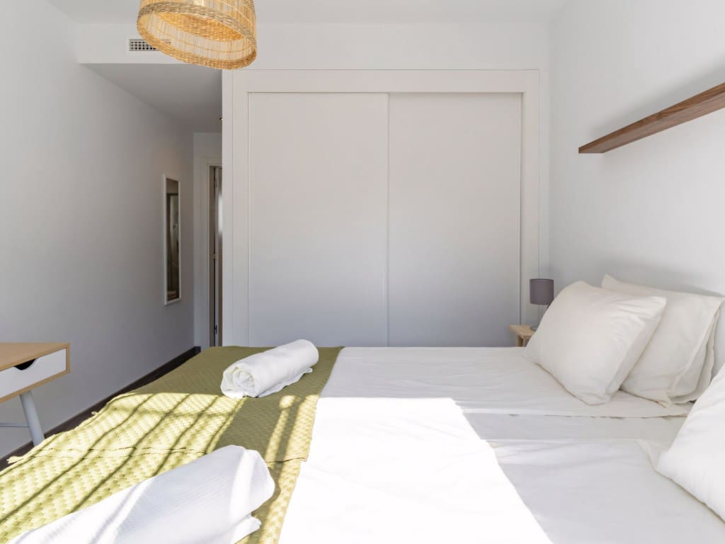 3 chambre Penthouse à vendre à Estepona avec piscine - 560 000 € (Ref: 9180836)