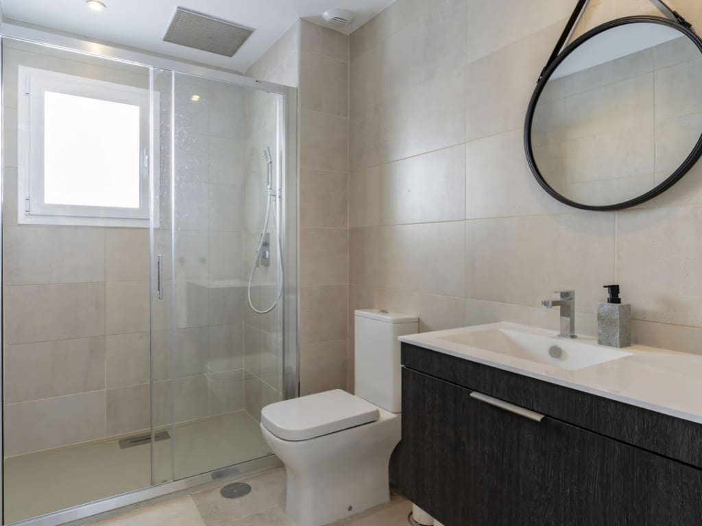 3 chambre Penthouse à vendre à Estepona avec piscine - 560 000 € (Ref: 9180836)