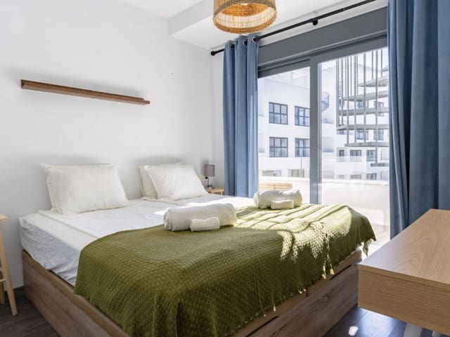 3 chambre Penthouse à vendre à Estepona avec piscine - 560 000 € (Ref: 9180836)