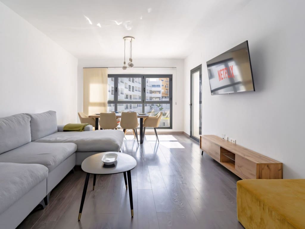 3 chambre Penthouse à vendre à Estepona avec piscine - 560 000 € (Ref: 9180836)