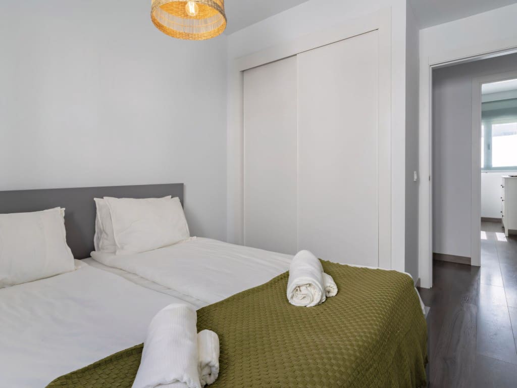 3 chambre Penthouse à vendre à Estepona avec piscine - 560 000 € (Ref: 9180836)