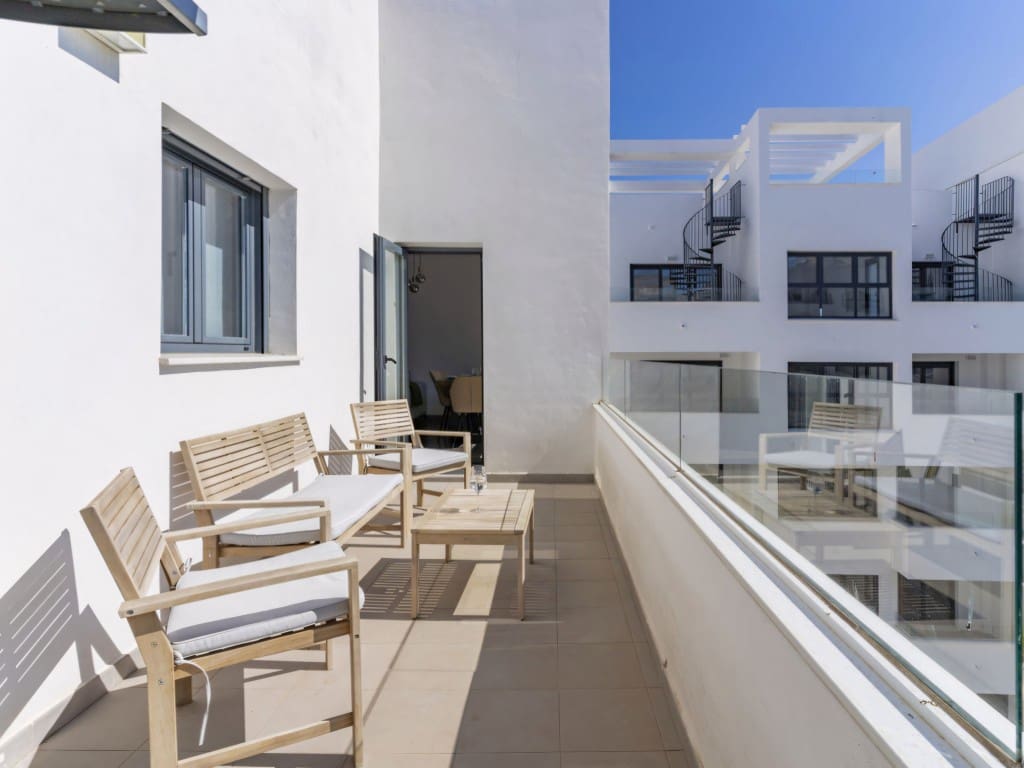 3 chambre Penthouse à vendre à Estepona avec piscine - 560 000 € (Ref: 9180836)