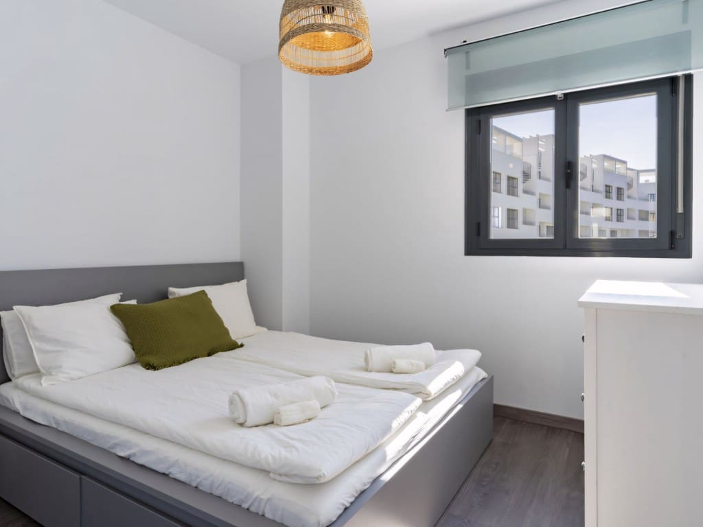 3 chambre Penthouse à vendre à Estepona avec piscine - 560 000 € (Ref: 9180836)