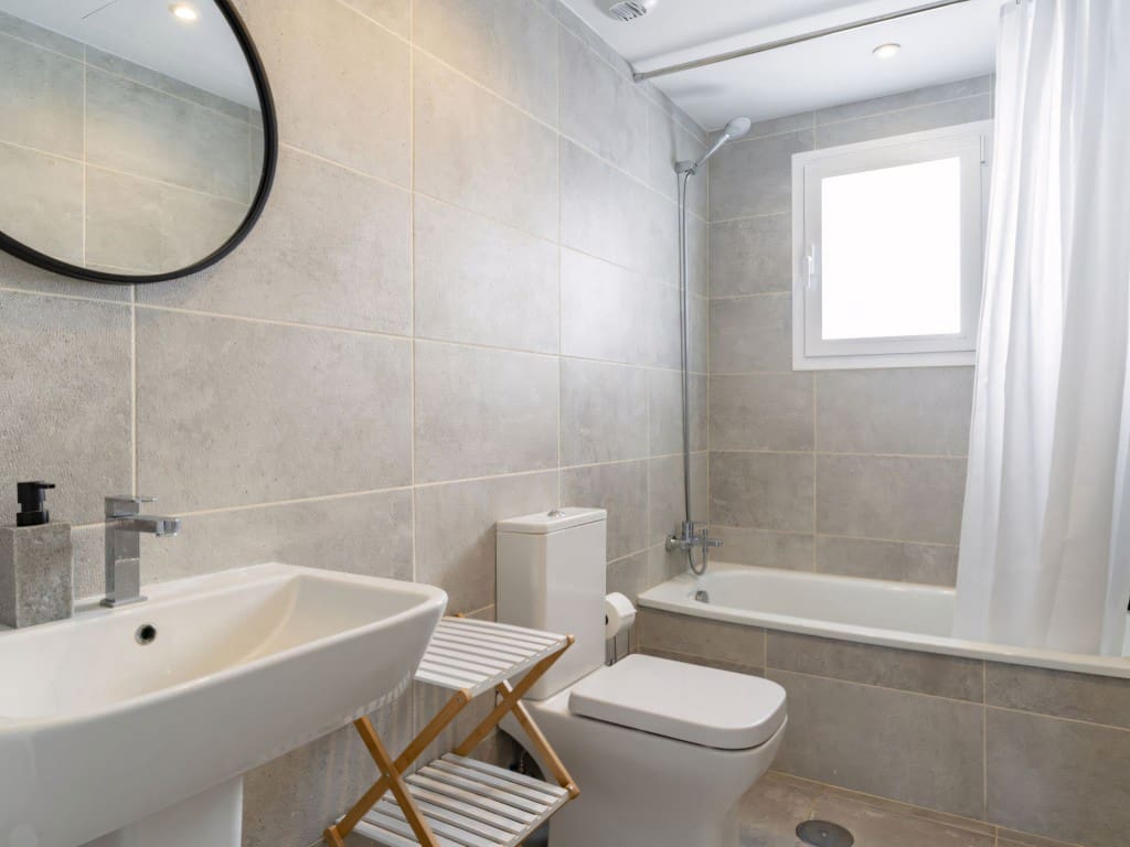 3 chambre Penthouse à vendre à Estepona avec piscine - 560 000 € (Ref: 9180836)