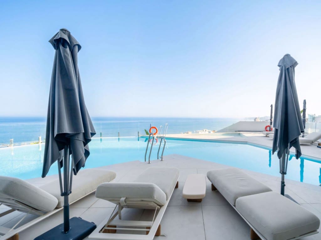 2 slaapkamer Appartement te koop in Fuengirola met zwembad - € 1.150.000 (Ref: 9183336)