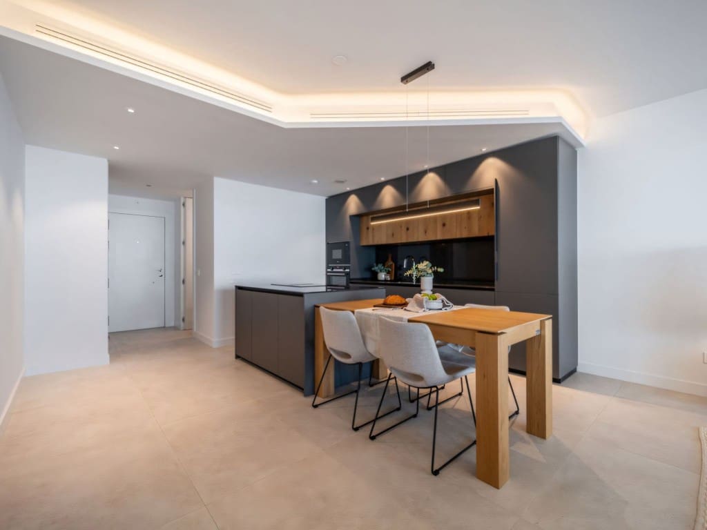 2 slaapkamer Appartement te koop in Fuengirola met zwembad - € 1.150.000 (Ref: 9183336)