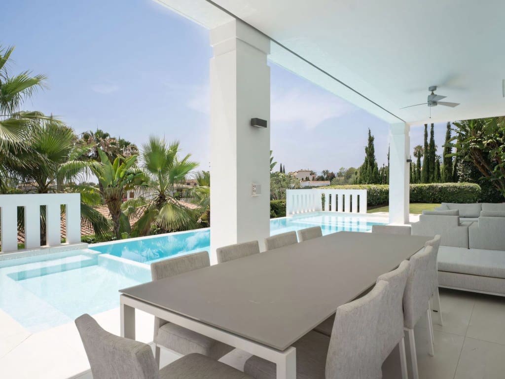 5 soverom Villa til salgs i Marbella med svømmebasseng garasje - € 5 650 000 (Ref: 9185063)