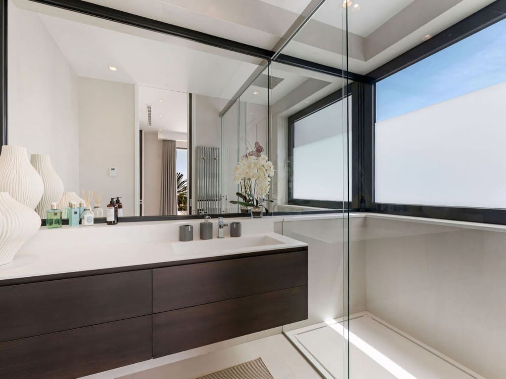 5 soverom Villa til salgs i Marbella med svømmebasseng garasje - € 5 650 000 (Ref: 9185063)