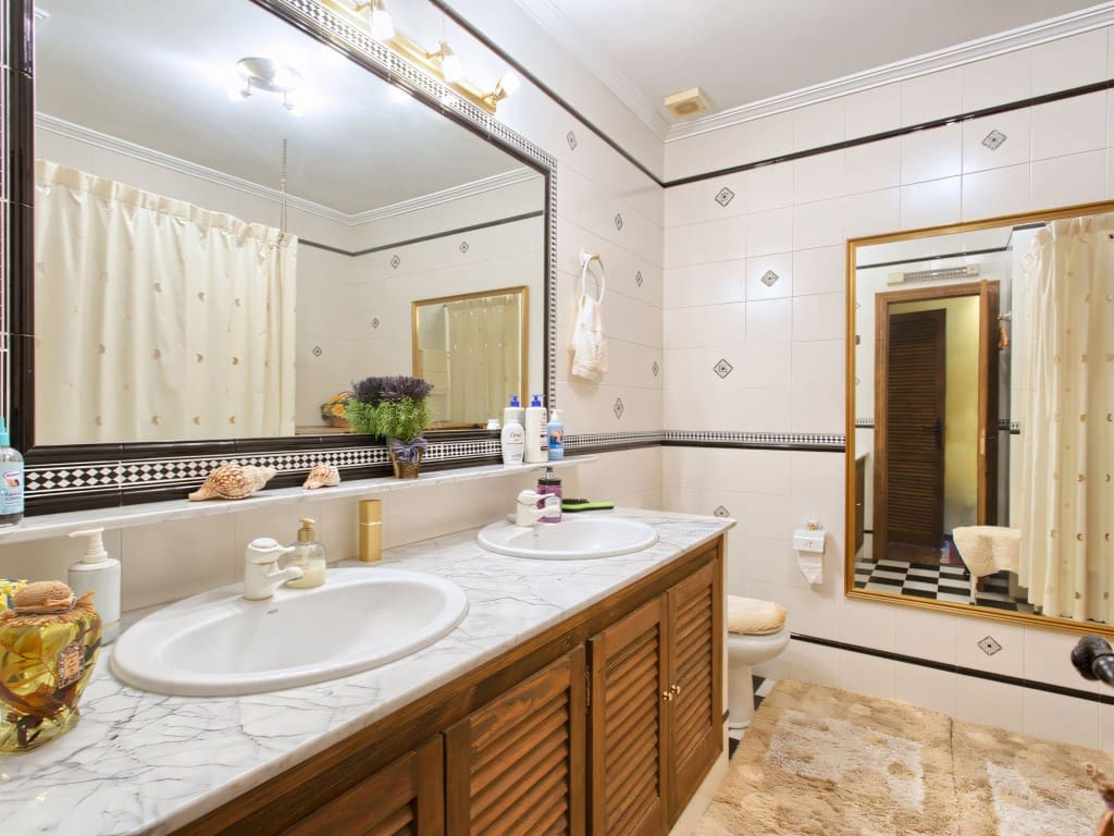 3 slaapkamer Huis te koop in Benahavis - € 375.000 (Ref: 9186698)