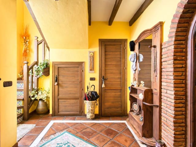 3 slaapkamer Huis te koop in Benahavís - € 375.000 (Ref: 9186698)