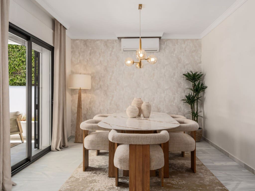 5 slaapkamer Villa te koop in Nueva Andalucia met zwembad garage - € 2.150.000 (Ref: 9188127)