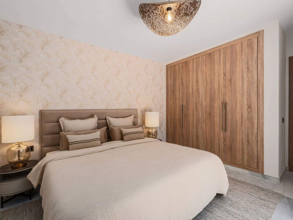 5 slaapkamer Villa te koop in Nueva Andalucia met zwembad garage - € 2.150.000 (Ref: 9188127)