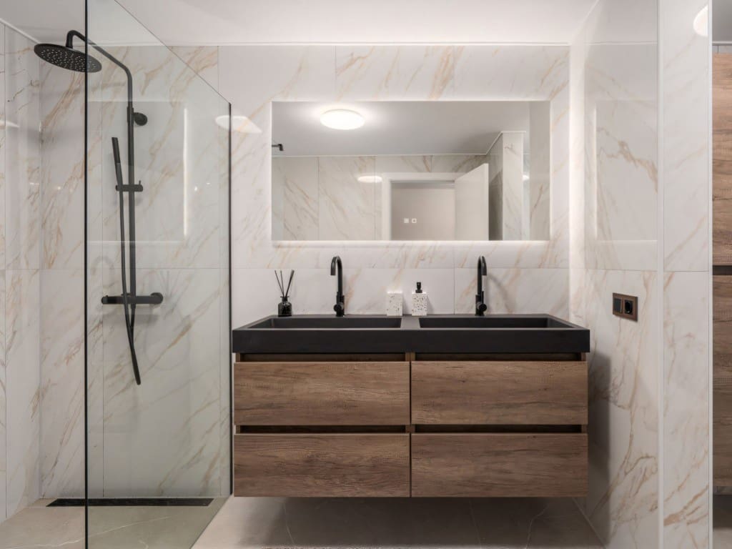 5 slaapkamer Villa te koop in Nueva Andalucia met zwembad garage - € 2.150.000 (Ref: 9188127)