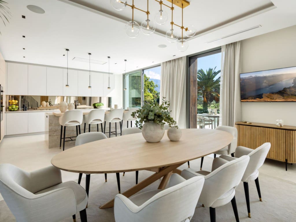 5 slaapkamer Villa te koop in Nueva Andalucia met zwembad - € 7.495.000 (Ref: 9188128)