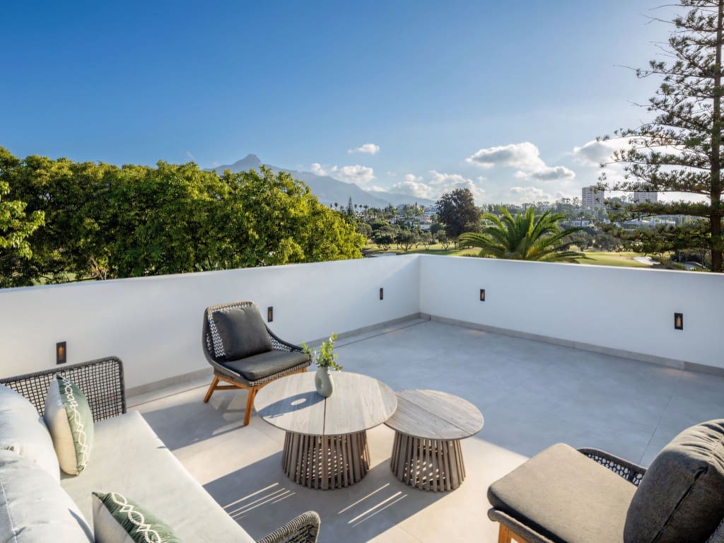 5 slaapkamer Villa te koop in Nueva Andalucia met zwembad - € 7.495.000 (Ref: 9188128)