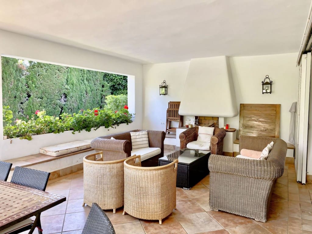 4 soveværelse Villa til salg i Los Monteros med swimmingpool garage - € 1.900.000 (Ref: 9190886)