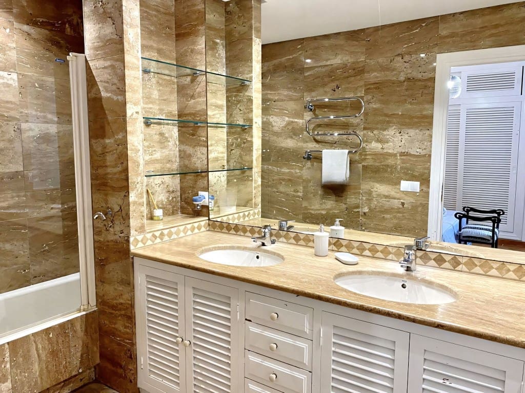 4 soveværelse Villa til salg i Los Monteros med swimmingpool garage - € 1.900.000 (Ref: 9190886)