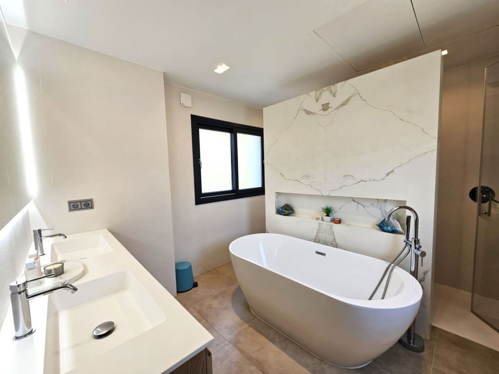 4 slaapkamer Villa te koop in Benahavis met zwembad garage - € 2.595.000 (Ref: 9190887)