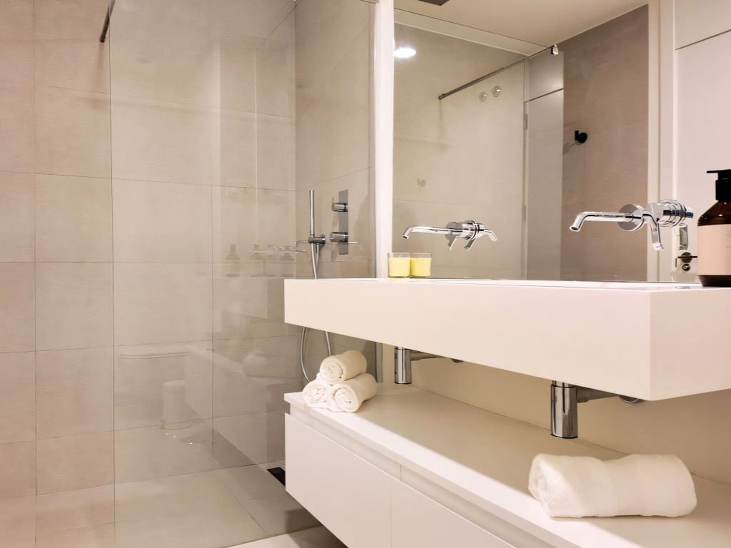 2 bedroom Apartment for sale in La Cala de Mijas with pool - € 629,999 (Ref: 9192098)