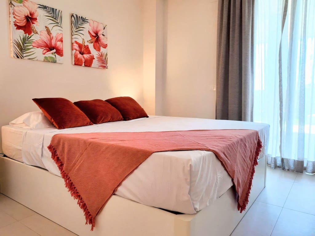 2 bedroom Apartment for sale in La Cala de Mijas with pool - € 629,999 (Ref: 9192098)