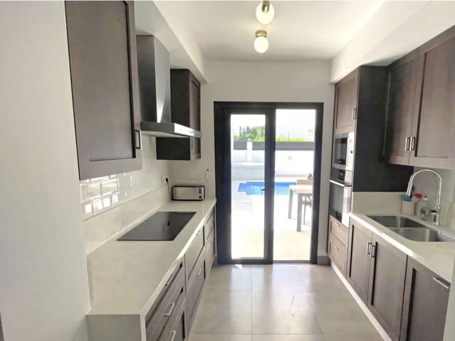 3 chambre Villa/Maison à vendre à San Pedro de Alcantara, Marbella avec piscine garage - 1 395 000 € (Ref: 9193567)