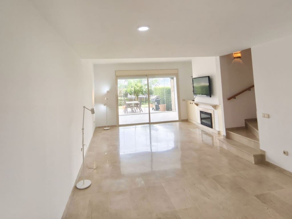 3 soveværelse Byhus til salg i La Cala de Mijas med swimmingpool garage - € 524.999 (Ref: 9195321)