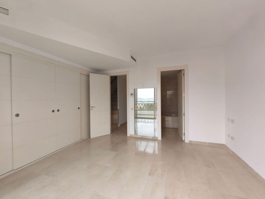 3 soveværelse Byhus til salg i La Cala de Mijas med swimmingpool garage - € 524.999 (Ref: 9195321)