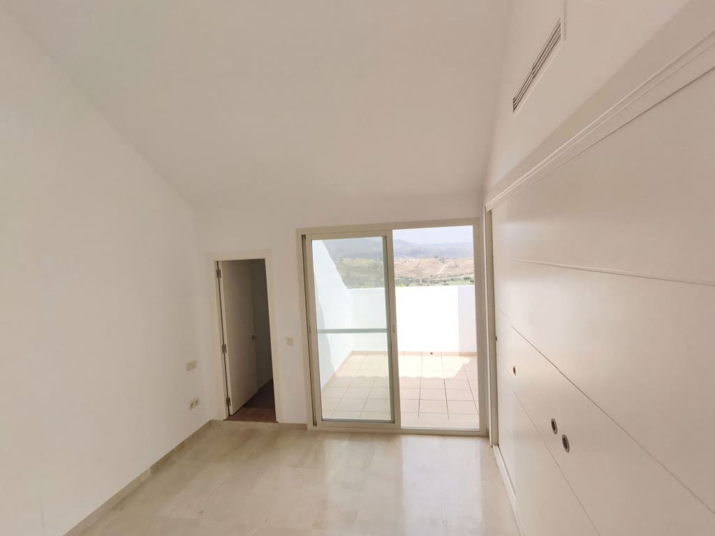 3 soveværelse Byhus til salg i La Cala de Mijas med swimmingpool garage - € 524.999 (Ref: 9195321)