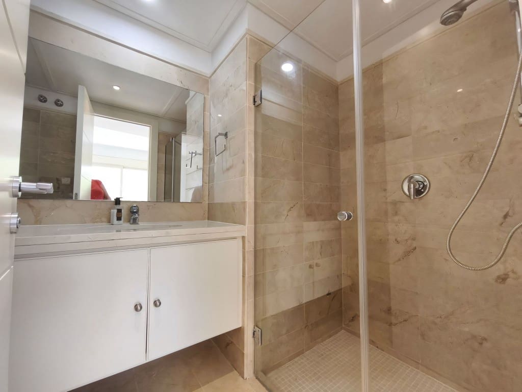 3 soveværelse Byhus til salg i La Cala de Mijas med swimmingpool garage - € 524.999 (Ref: 9195321)