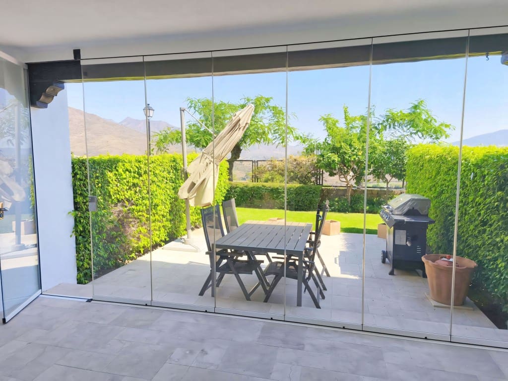 3 soveværelse Byhus til salg i La Cala de Mijas med swimmingpool garage - € 524.999 (Ref: 9195321)