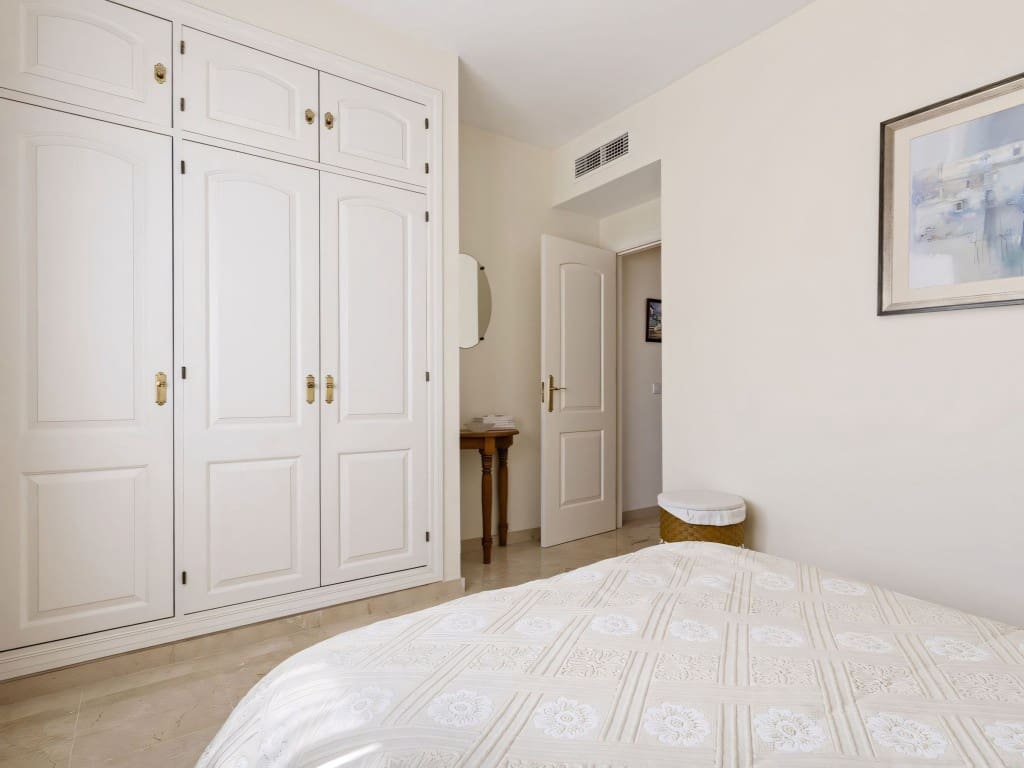 3 slaapkamer Penthouse te koop in Nueva Andalucia met zwembad - € 649.000 (Ref: 9202239)