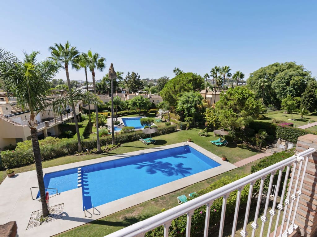3 slaapkamer Penthouse te koop in Nueva Andalucia met zwembad - € 649.000 (Ref: 9202239)