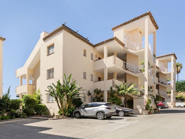 3 bedroom Penthouse for sale in Nueva Andalucia, Marbella with pool - € 649,000 (Ref: 9202239)