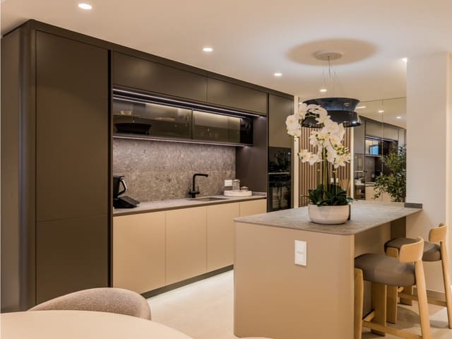 3 chambre Penthouse à vendre à New Golden Mile, Estepona avec piscine - 2 695 000 € (Ref: 9204302)