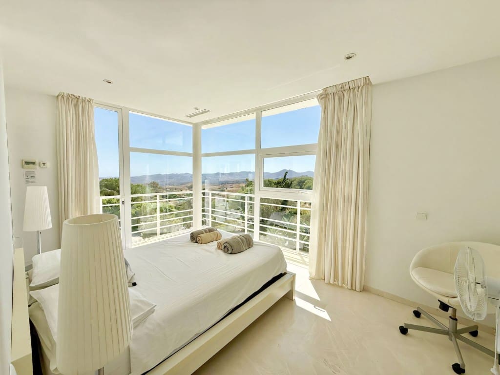 4 soveværelse Villa til salg i Valtocado med swimmingpool garage - € 1.999.000 (Ref: 9206305)