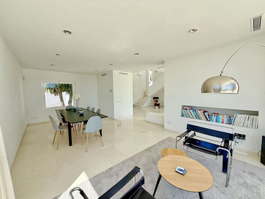 4 soveværelse Villa til salg i Valtocado med swimmingpool garage - € 1.999.000 (Ref: 9206305)