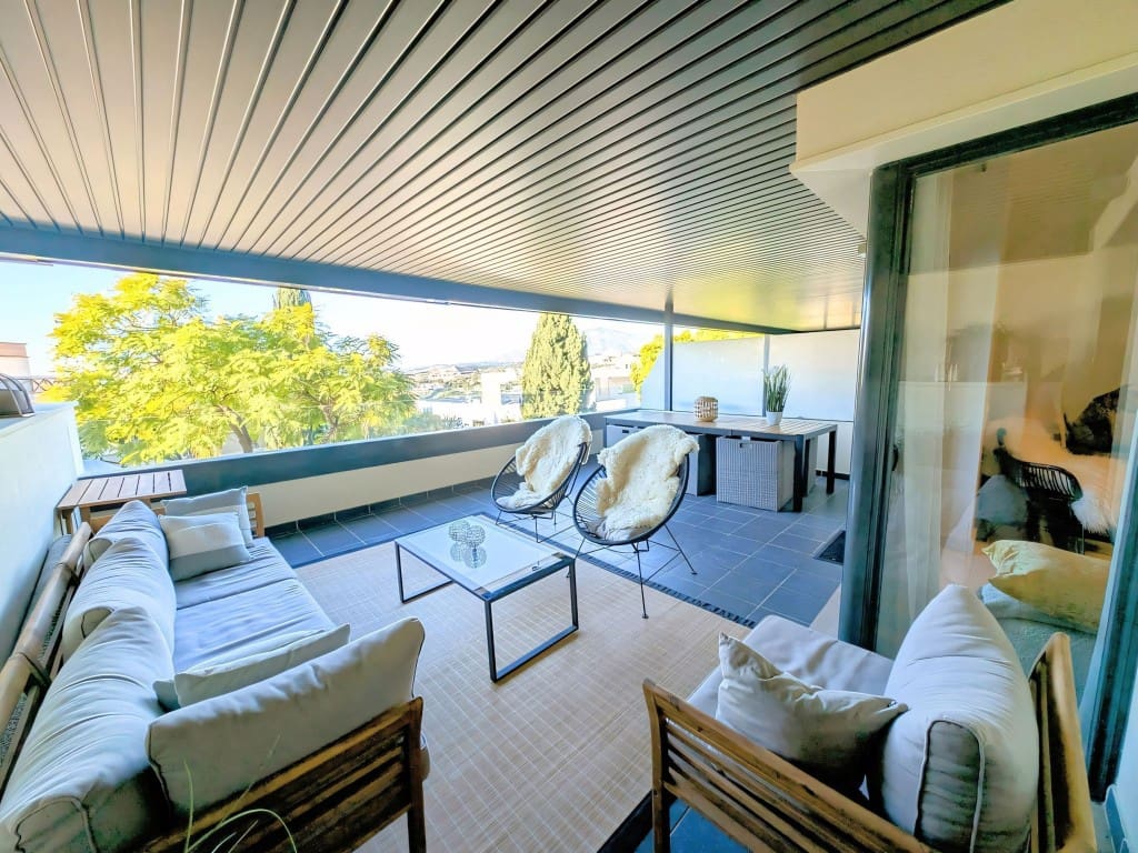 2 soveværelse Lejlighed til salg i Los Flamingos med swimmingpool - € 475.000 (Ref: 9208148)