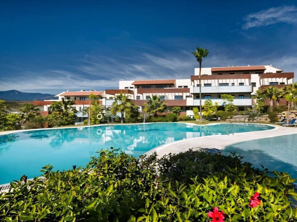 2 soveværelse Lejlighed til salg i Los Flamingos med swimmingpool - € 475.000 (Ref: 9208148)