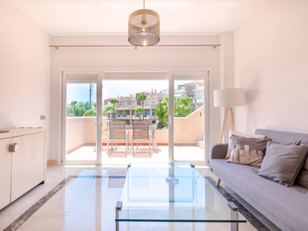 3 bedroom Penthouse for sale in Benahavis with pool - € 448,000 (Ref: 9208150)